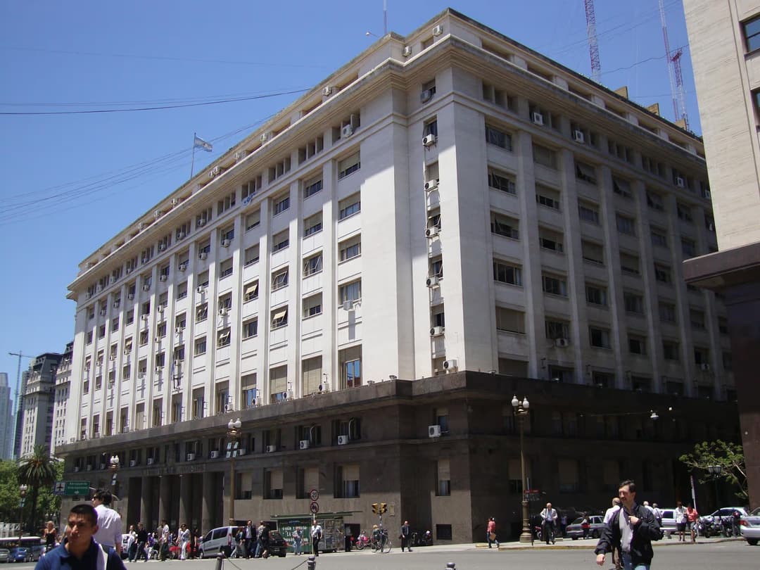 Sede del Ministerio de Economía en Buenos Aires. Foto: Wikimedia Commons (dominio público).