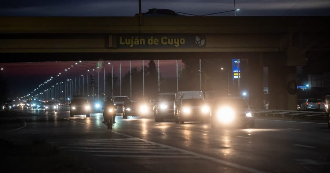 Mendoza comienza obras de modernización del Acceso Sur con inversión de USD 57 millones