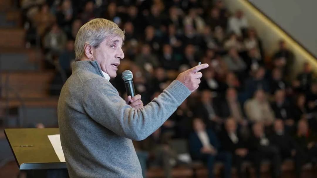 Caputo asegura que el crédito hipotecario impulsará la construcción en Argentina
